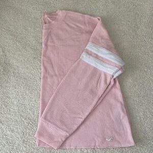 HOLLISTER PINK LONG SLEEVE MUST HAVE TOP